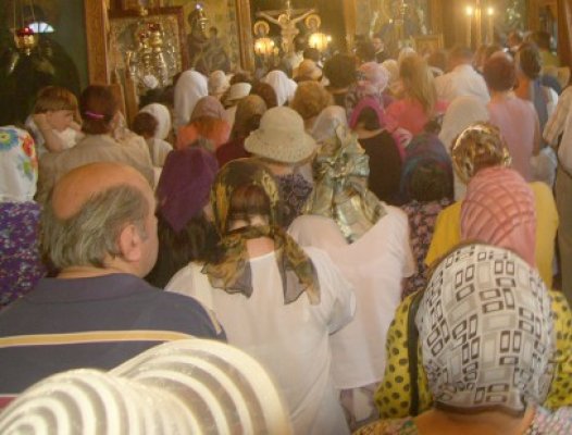 Patriarhia Română: În ziua de 1 ianuarie se săvîrşeşte slujba de Te-Deum; citirea moliftelor Sf.Vasile cel Mare-practică neaprobată